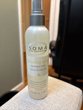 Soma Finishing Spray in Frosted White with Gray Top